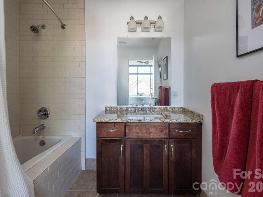 60 Market Street, Asheville, NC 28801.  MLS# CAR4388166, YatesRealty ID 18490. 