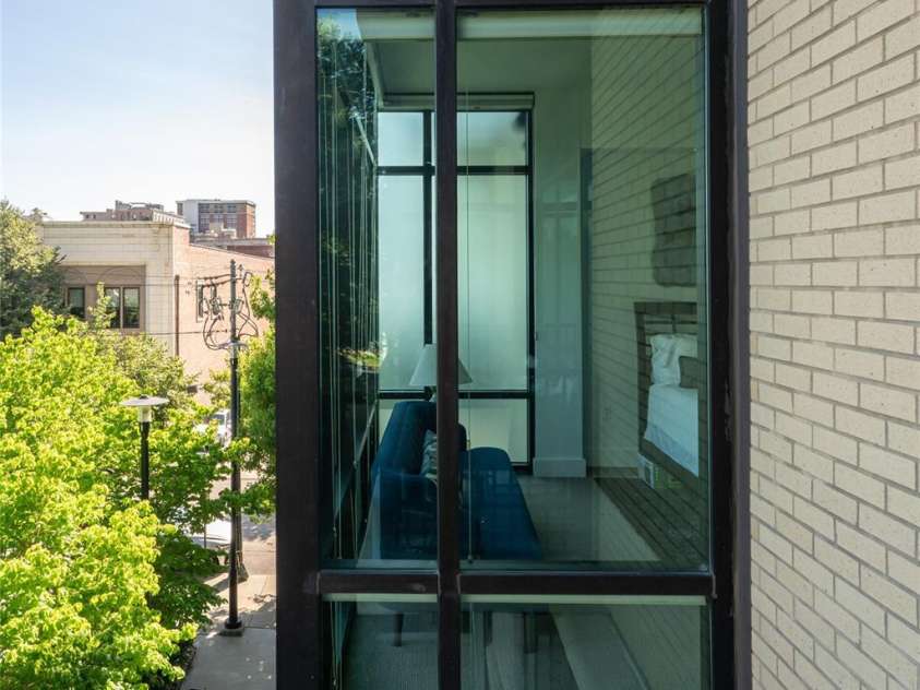 60 Market Street, Asheville, NC 28801.  MLS# CAR4388166, YatesRealty ID 18490. 