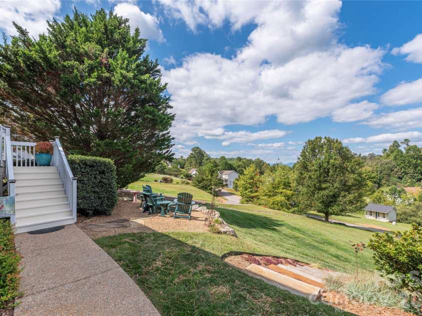 27 Worthington Lane, Weaverville, NC 28787.  MLS# CAR4309471, YatesRealty ID 18491. 