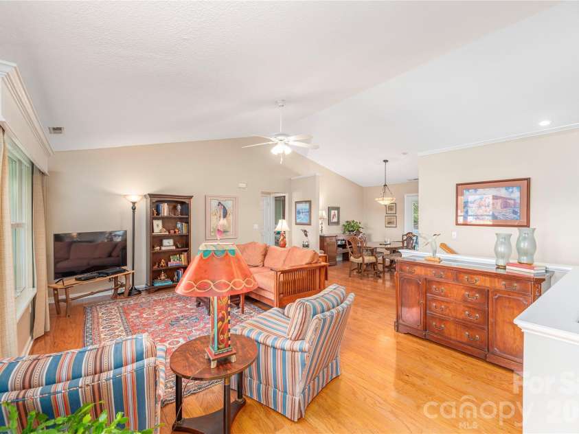 27 Worthington Lane, Weaverville, NC 28787.  MLS# CAR4309471, YatesRealty ID 18491. 
