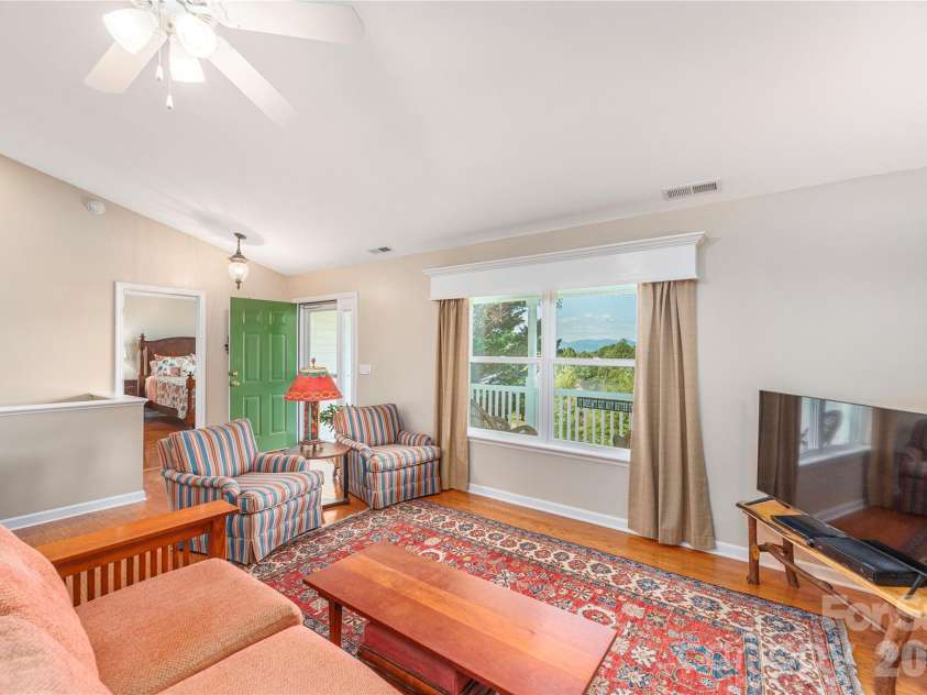 27 Worthington Lane, Weaverville, NC 28787.  MLS# CAR4309471, YatesRealty ID 18491. 