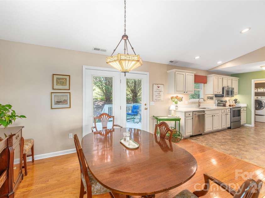 27 Worthington Lane, Weaverville, NC 28787.  MLS# CAR4309471, YatesRealty ID 18491. 