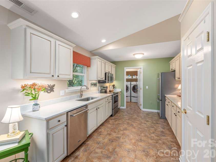 27 Worthington Lane, Weaverville, NC 28787.  MLS# CAR4309471, YatesRealty ID 18491. 