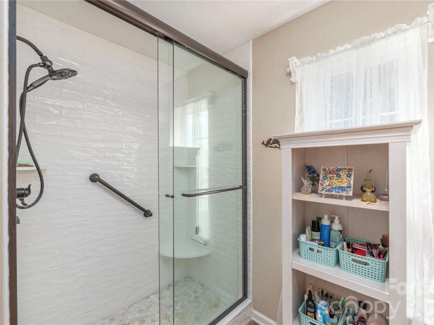 27 Worthington Lane, Weaverville, NC 28787.  MLS# CAR4309471, YatesRealty ID 18491. 