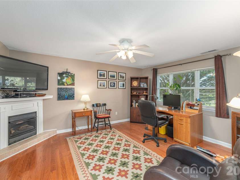 27 Worthington Lane, Weaverville, NC 28787.  MLS# CAR4309471, YatesRealty ID 18491. 