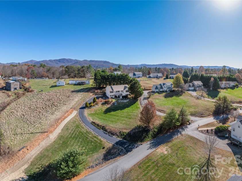 27 Worthington Lane, Weaverville, NC 28787.  MLS# CAR4309471, YatesRealty ID 18491. 