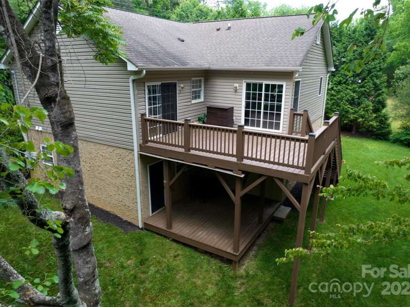 689 New Haw Creek Road, Asheville, NC 28805.  MLS# CAR4251121, YatesRealty ID 18491. Large outdoor spaces