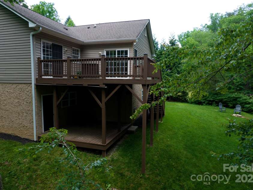 689 New Haw Creek Road, Asheville, NC 28805.  MLS# CAR4251121, YatesRealty ID 18491. Usable outdoor space