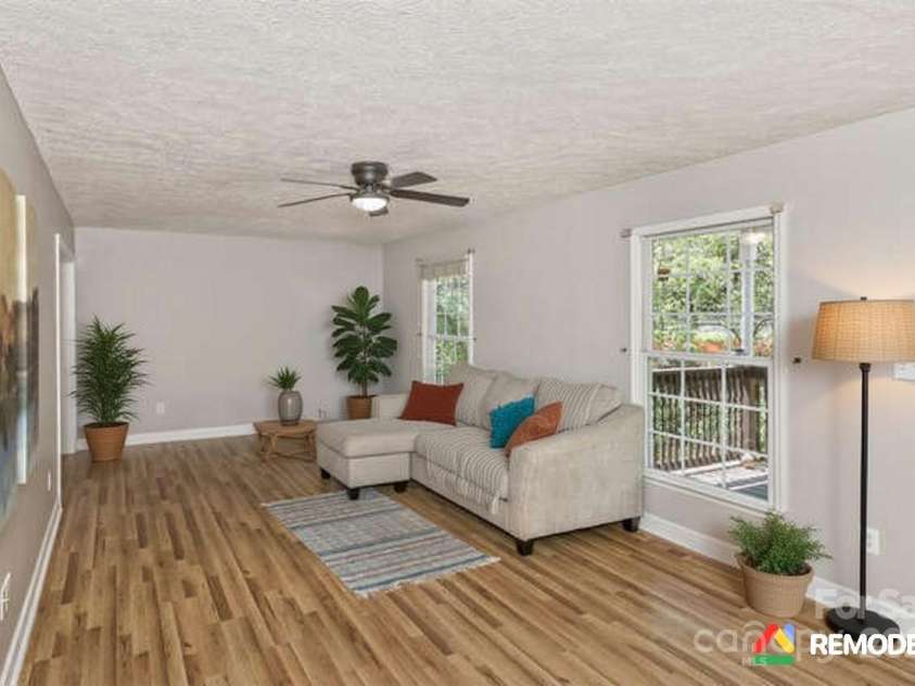 689 New Haw Creek Road, Asheville, NC 28805.  MLS# CAR4251121, YatesRealty ID 18491. Virtually staged