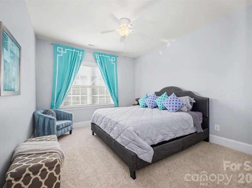 5410 Shannon Bell Lane, Charlotte, NC 28277.  MLS# CAR4326663, YatesRealty ID 18492. 