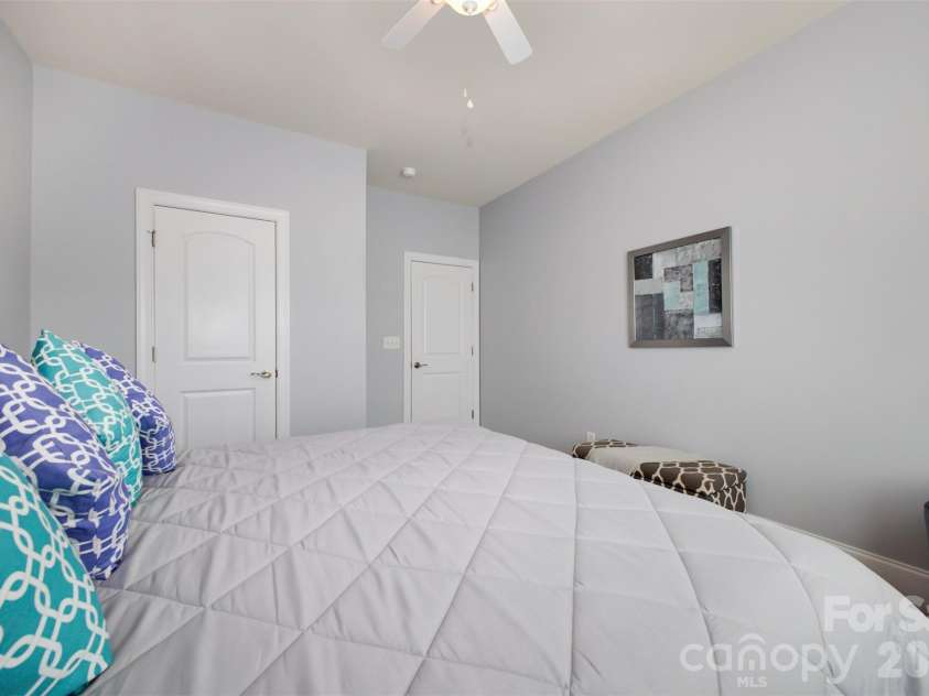 5410 Shannon Bell Lane, Charlotte, NC 28277.  MLS# CAR4326663, YatesRealty ID 18492. 