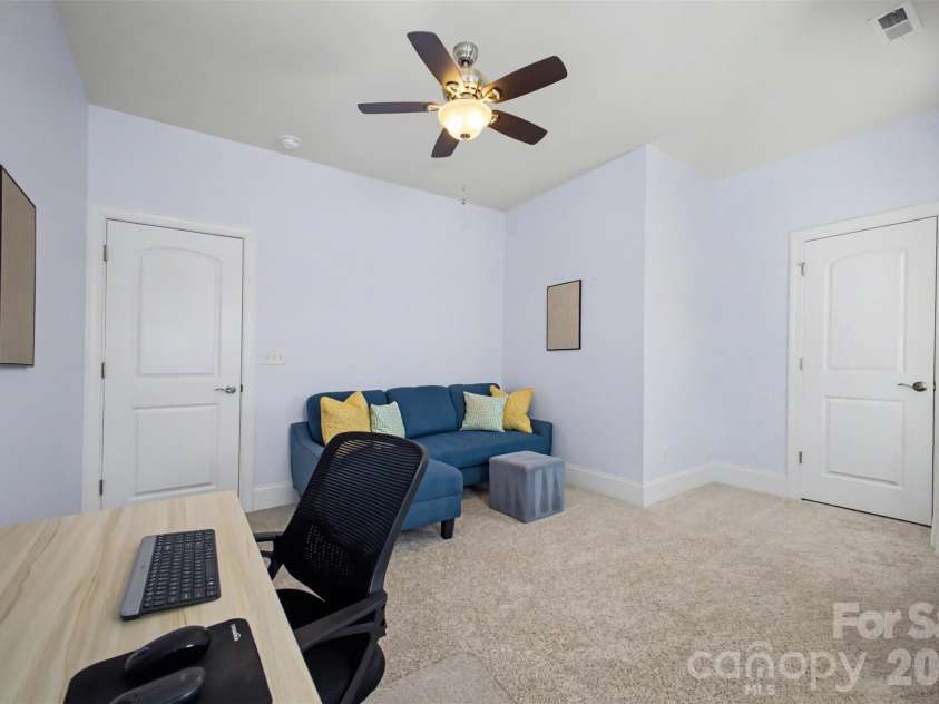 5410 Shannon Bell Lane, Charlotte, NC 28277.  MLS# CAR4326663, YatesRealty ID 18492. 