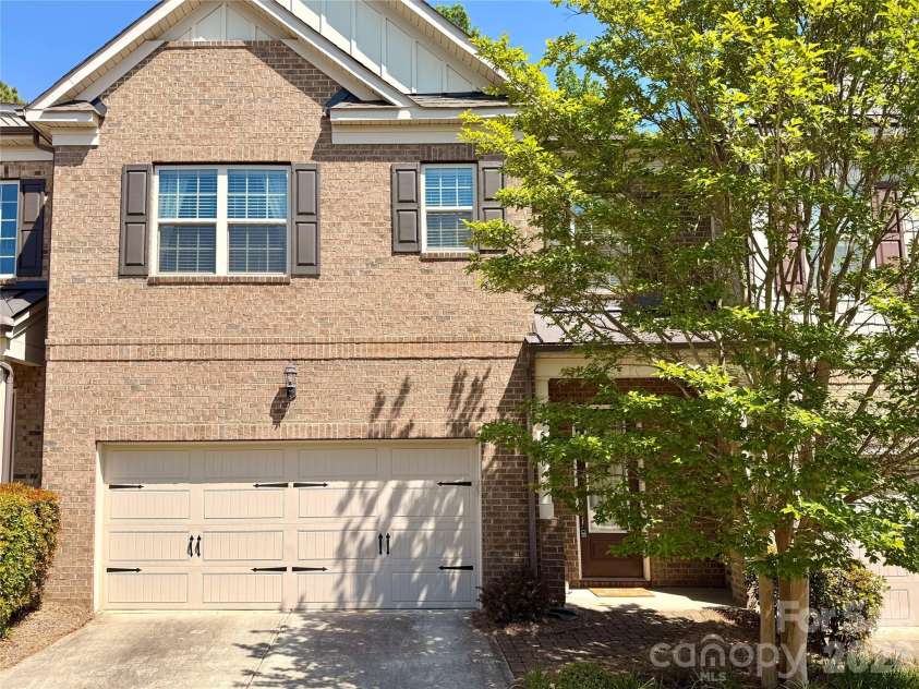 5410 Shannon Bell Lane, Charlotte, NC 28277.  MLS# CAR4326663, YatesRealty ID 18492. 