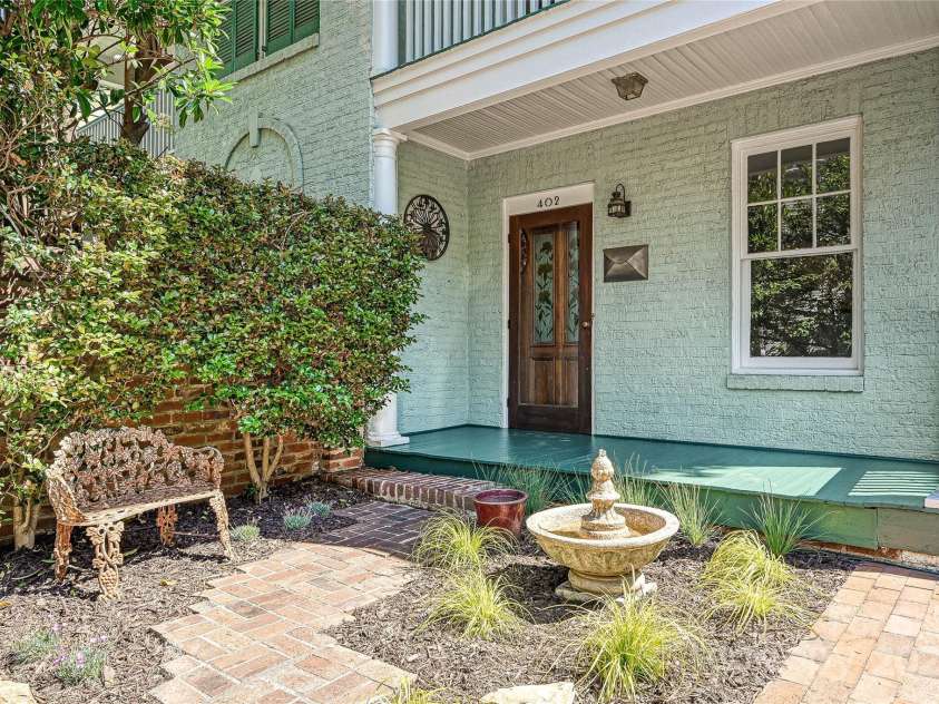 402 8th Street, Charlotte, NC 28202.  MLS# CAR4259156, YatesRealty ID 18493. 