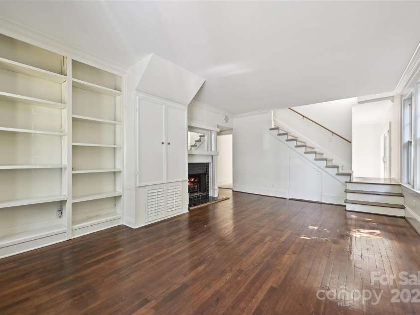 402 8th Street, Charlotte, NC 28202.  MLS# CAR4259156, YatesRealty ID 18493. 