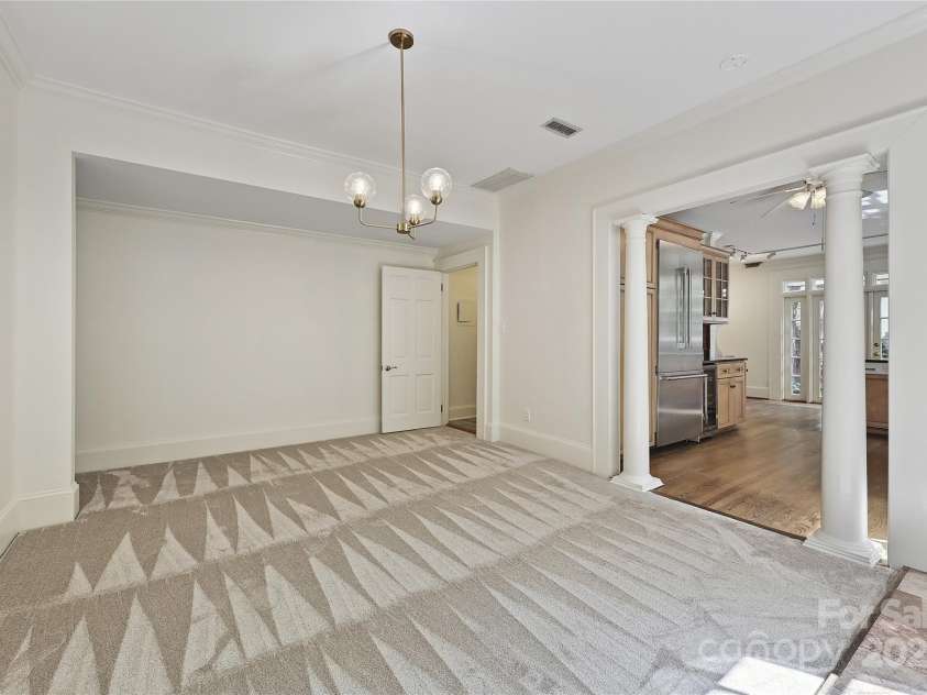 402 8th Street, Charlotte, NC 28202.  MLS# CAR4259156, YatesRealty ID 18493. 