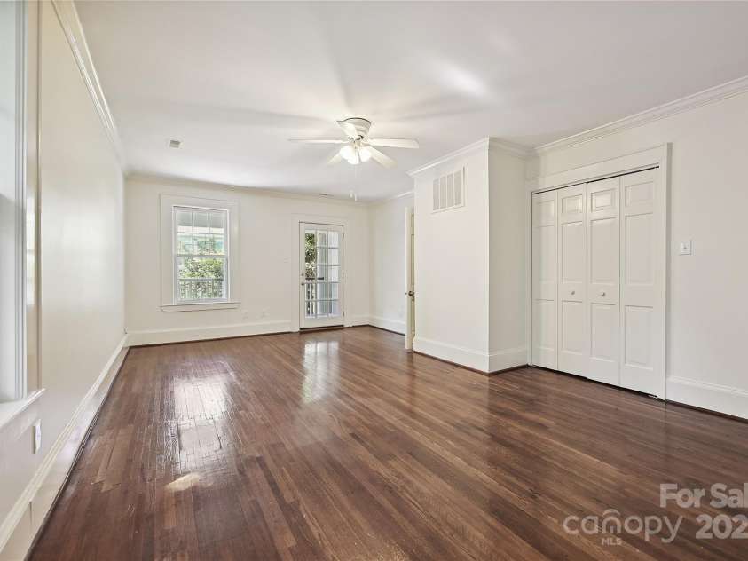 402 8th Street, Charlotte, NC 28202.  MLS# CAR4259156, YatesRealty ID 18493. 