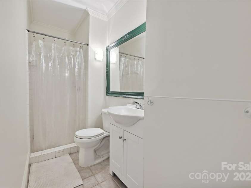 402 8th Street, Charlotte, NC 28202.  MLS# CAR4259156, YatesRealty ID 18493. 
