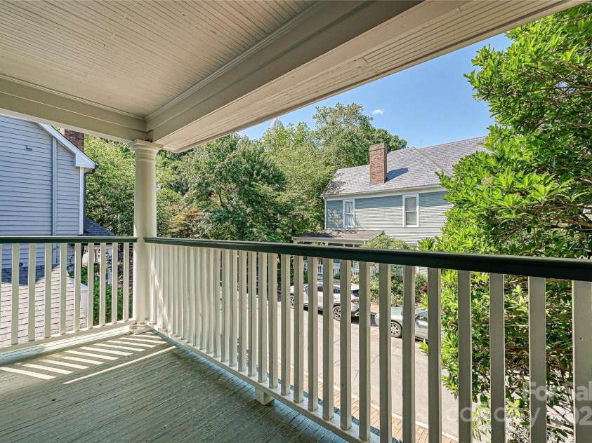 402 8th Street, Charlotte, NC 28202.  MLS# CAR4259156, YatesRealty ID 18493. 