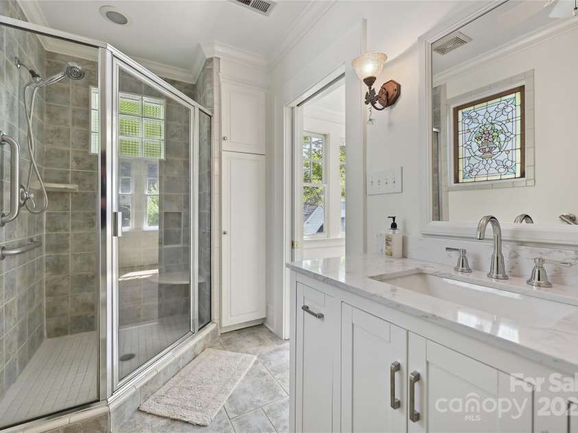 402 8th Street, Charlotte, NC 28202.  MLS# CAR4259156, YatesRealty ID 18493. 