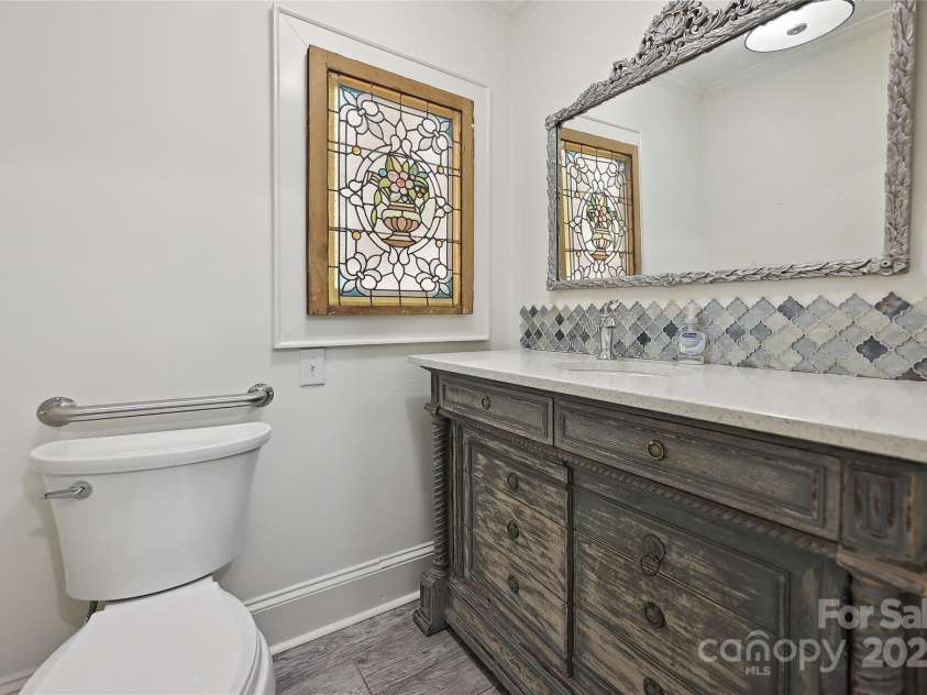 402 8th Street, Charlotte, NC 28202.  MLS# CAR4259156, YatesRealty ID 18493. 