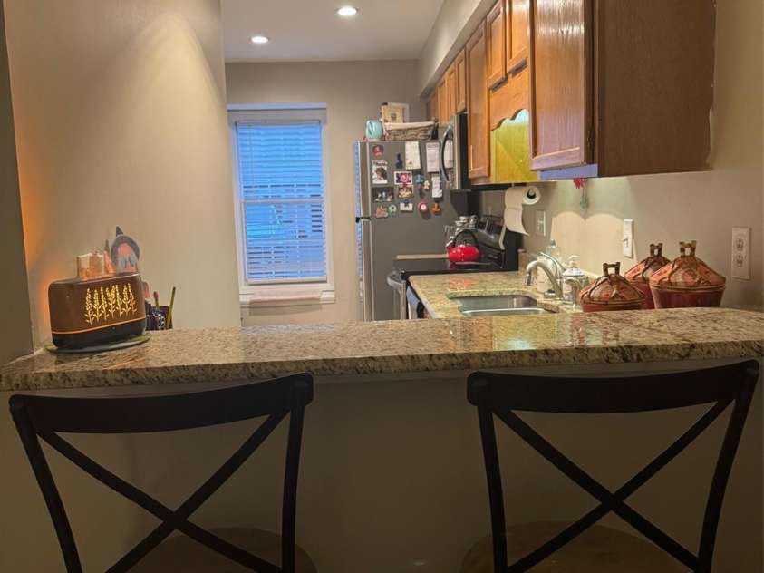 303 Heritage Parkway, Fort Mill, SC 29715.  MLS# CAR4255679, YatesRealty ID 18495. Breakfast bar