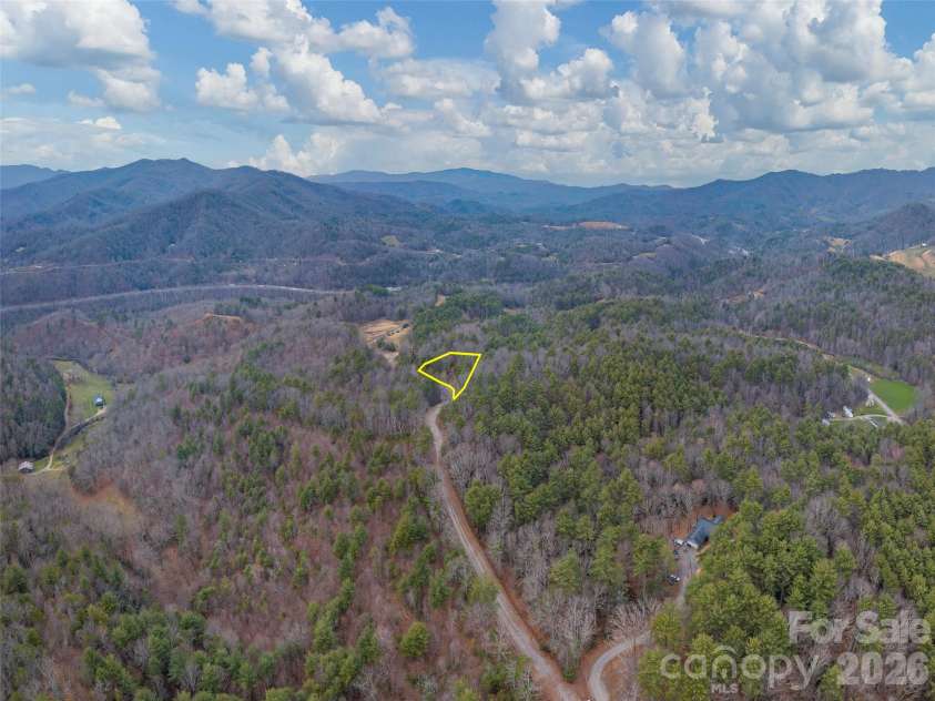 454 Dream Valley Drive, Clyde, NC 28721.  MLS# CAR4375564, YatesRealty ID 18495. 