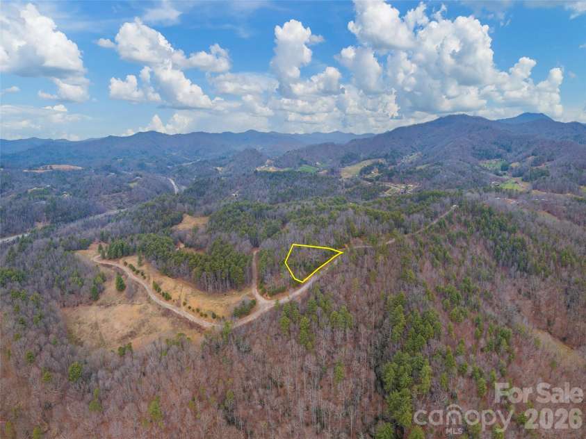 454 Dream Valley Drive, Clyde, NC 28721.  MLS# CAR4375564, YatesRealty ID 18495. 