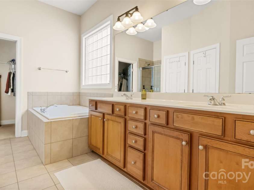 4115 Birkshire Heights, Fort Mill, SC 29708.  MLS# CAR4267490, YatesRealty ID 18496. 