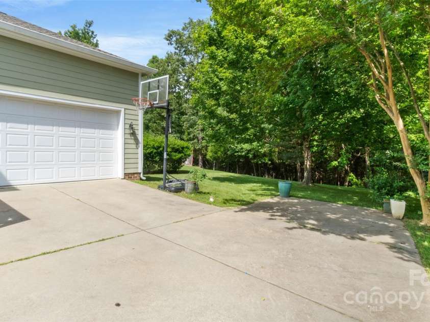 4115 Birkshire Heights, Fort Mill, SC 29708.  MLS# CAR4267490, YatesRealty ID 18496. 