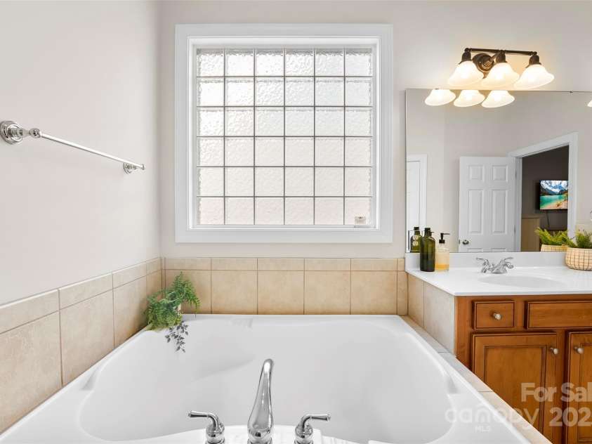 4115 Birkshire Heights, Fort Mill, SC 29708.  MLS# CAR4320213, YatesRealty ID 18496. 