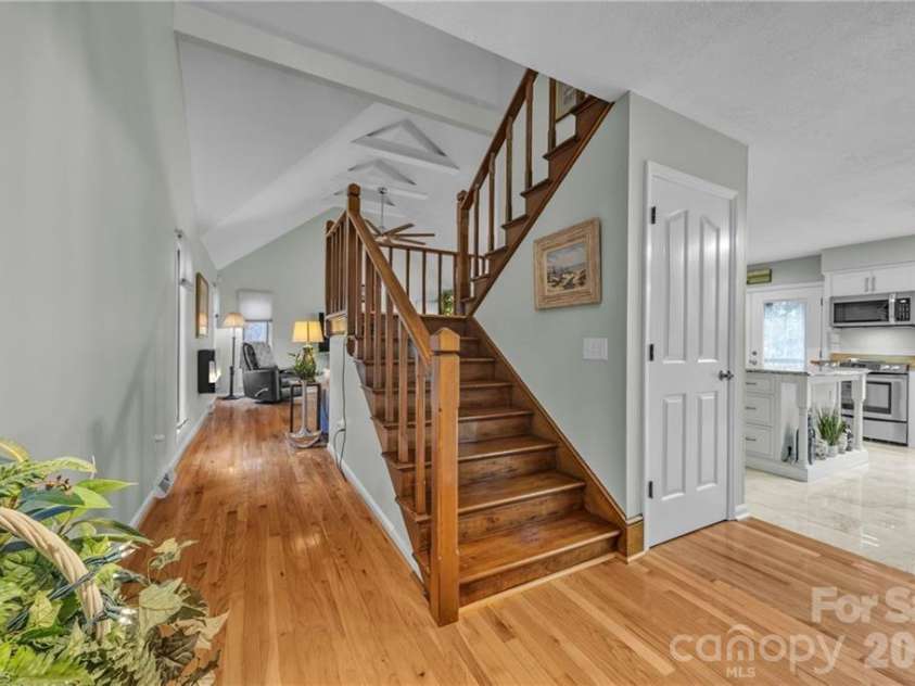 139 Alpine Drive, Wilkesboro, NC 28697.  MLS# CAR4361338, YatesRealty ID 18497. 