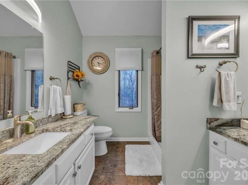 139 Alpine Drive, Wilkesboro, NC 28697.  MLS# CAR4361338, YatesRealty ID 18497. 