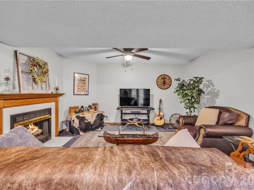 139 Alpine Drive, Wilkesboro, NC 28697.  MLS# CAR4361338, YatesRealty ID 18497. 