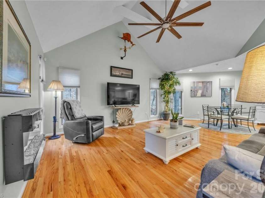 139 Alpine Drive, Wilkesboro, NC 28697.  MLS# CAR4361338, YatesRealty ID 18497. 