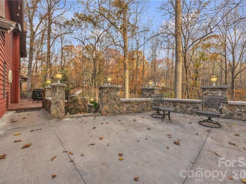 139 Alpine Drive, Wilkesboro, NC 28697.  MLS# CAR4361338, YatesRealty ID 18497. 