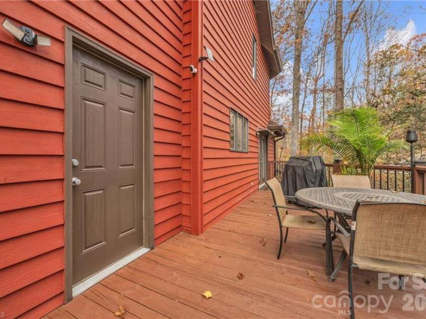 139 Alpine Drive, Wilkesboro, NC 28697.  MLS# CAR4361338, YatesRealty ID 18497. 