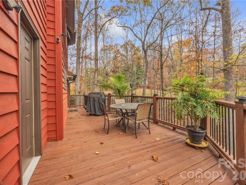 139 Alpine Drive, Wilkesboro, NC 28697.  MLS# CAR4361338, YatesRealty ID 18497. 