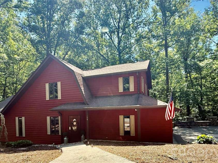 139 Alpine Drive, Wilkesboro, NC 28697.  MLS# CAR4361338, YatesRealty ID 18497. 