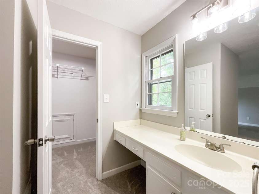 2619 Quailrush Road, Charlotte, NC 28226.  MLS# CAR4264373, YatesRealty ID 18497. 