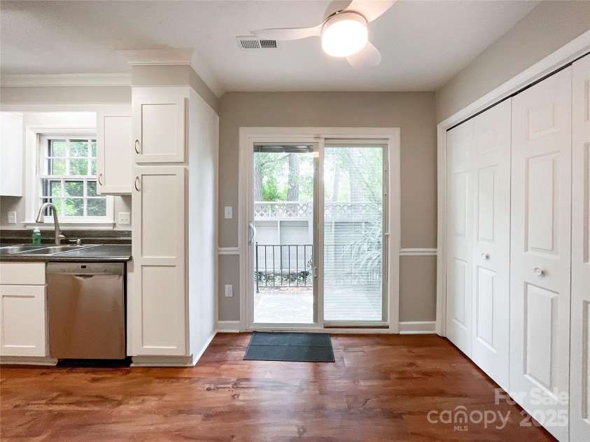 2619 Quailrush Road, Charlotte, NC 28226.  MLS# CAR4264373, YatesRealty ID 18497. Dinning area in kitchen