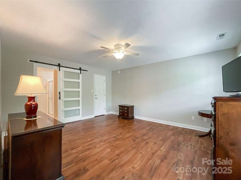 2619 Quailrush Road, Charlotte, NC 28226.  MLS# CAR4264373, YatesRealty ID 18497. Primary bedroom