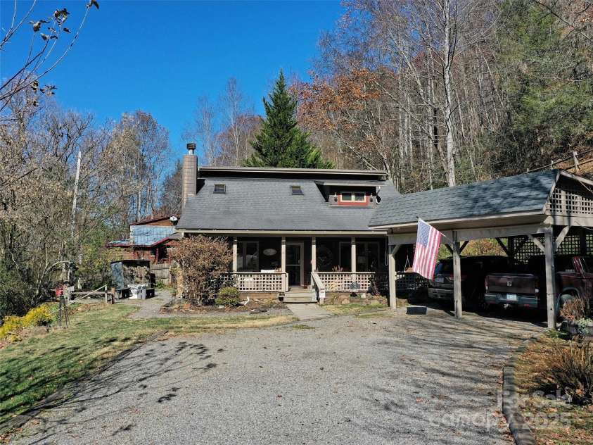 41 Cottontail Lane, Canton, NC 28716.  MLS# CAR4210701, YatesRealty ID 18498. 