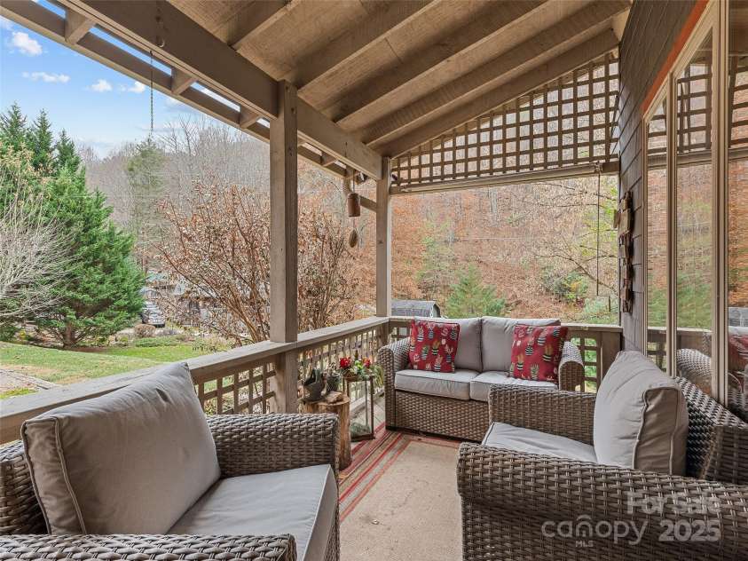 41 Cottontail Lane, Canton, NC 28716.  MLS# CAR4210701, YatesRealty ID 18498. 