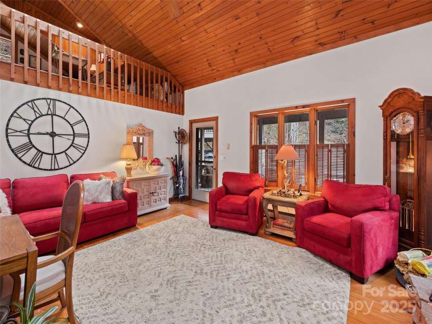 41 Cottontail Lane, Canton, NC 28716.  MLS# CAR4210701, YatesRealty ID 18498. 