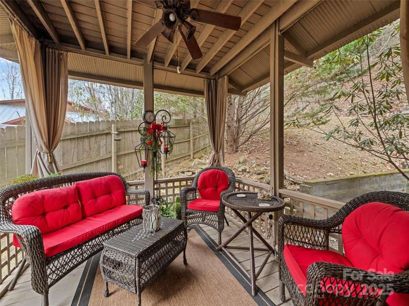 41 Cottontail Lane, Canton, NC 28716.  MLS# CAR4210701, YatesRealty ID 18498. 