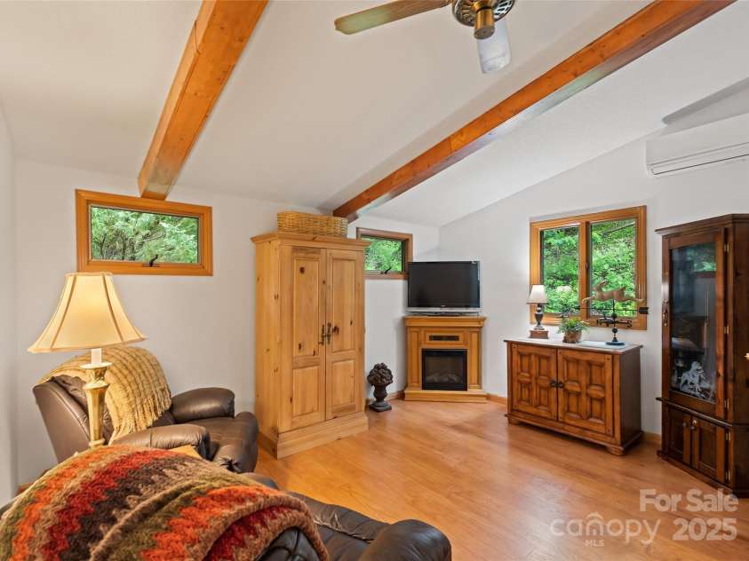 41 Cottontail Lane, Canton, NC 28716.  MLS# CAR4210701, YatesRealty ID 18498. 