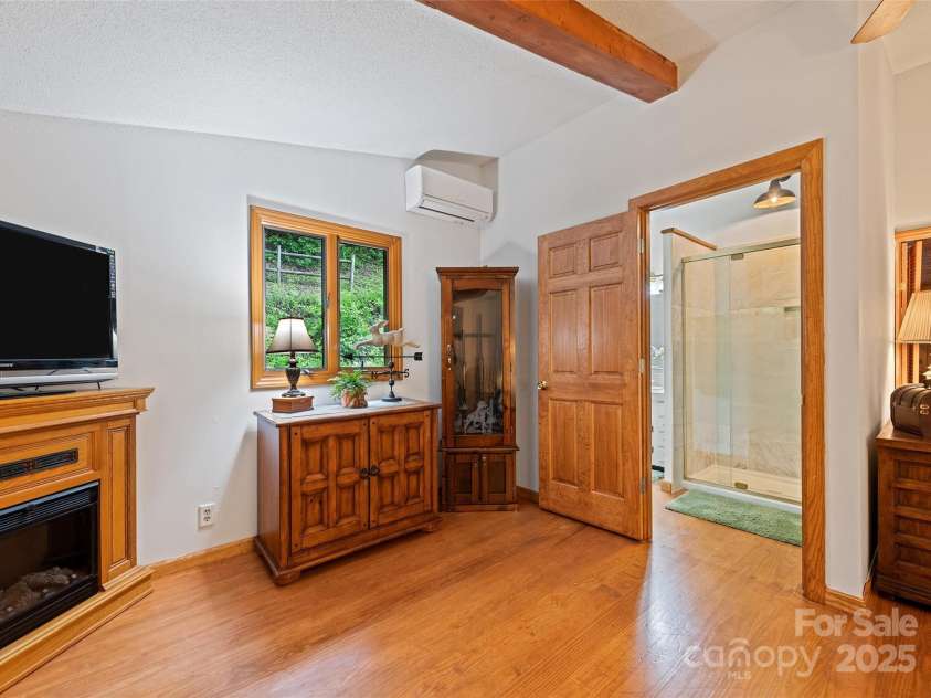 41 Cottontail Lane, Canton, NC 28716.  MLS# CAR4210701, YatesRealty ID 18498. 