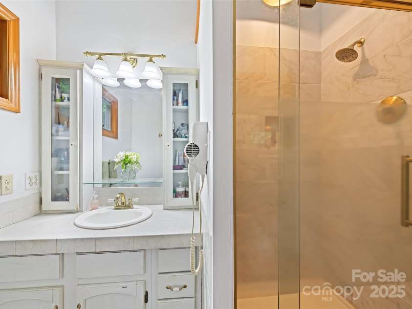 41 Cottontail Lane, Canton, NC 28716.  MLS# CAR4210701, YatesRealty ID 18498. 