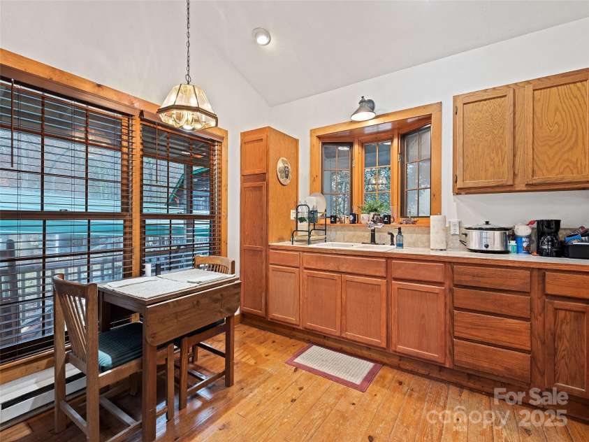 41 Cottontail Lane, Canton, NC 28716.  MLS# CAR4210701, YatesRealty ID 18498. 